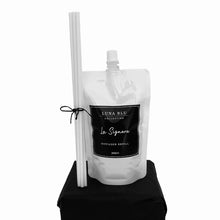 Load image into Gallery viewer, La Signora Diffuser Refill &amp; Fibre Sticks Set
